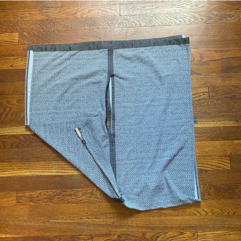 Lululemon Athletica Vinyasa convertible scarf gray/white